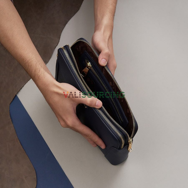 High-end fashionable men\'s leather wallet from Vietnam
