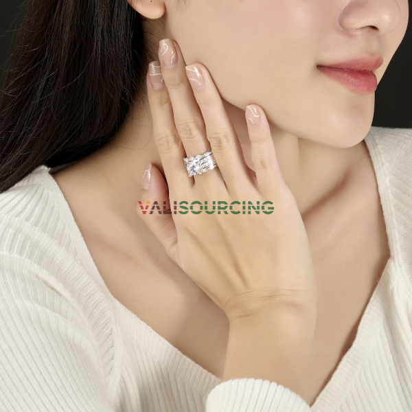 10K White Gold Ring with ECZ Stone PNJ XMXMW003772