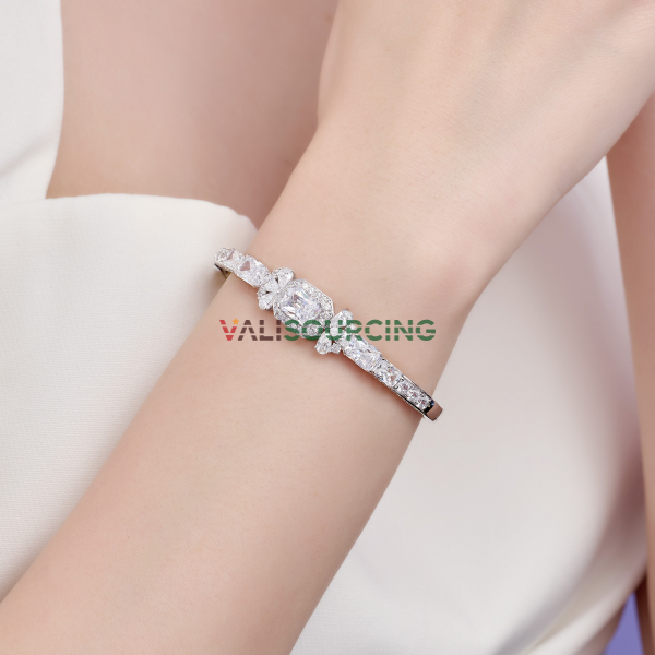 10K White Gold Wedding Bracelet with ECZ Stone PNJ XMXMW001270