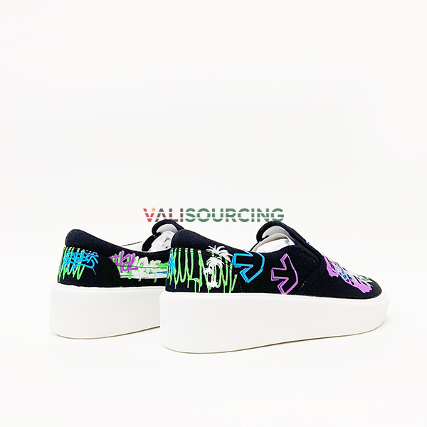 Sample – Shoe model S21056